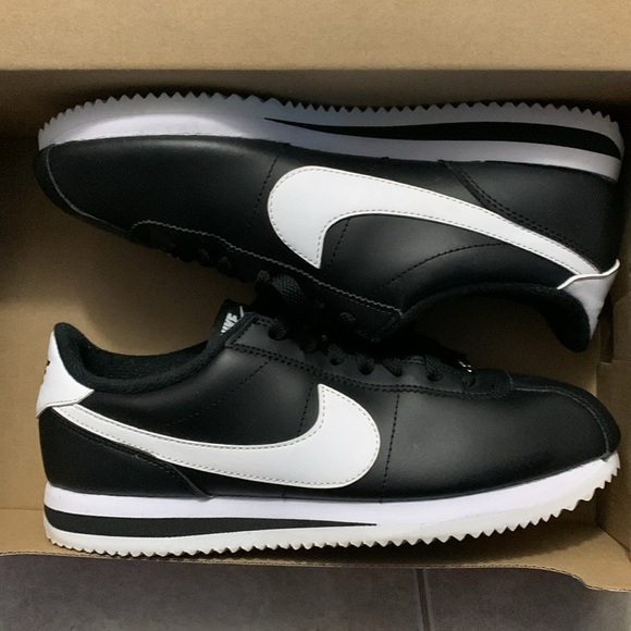 Nike Cortez - Picture 2 of 8